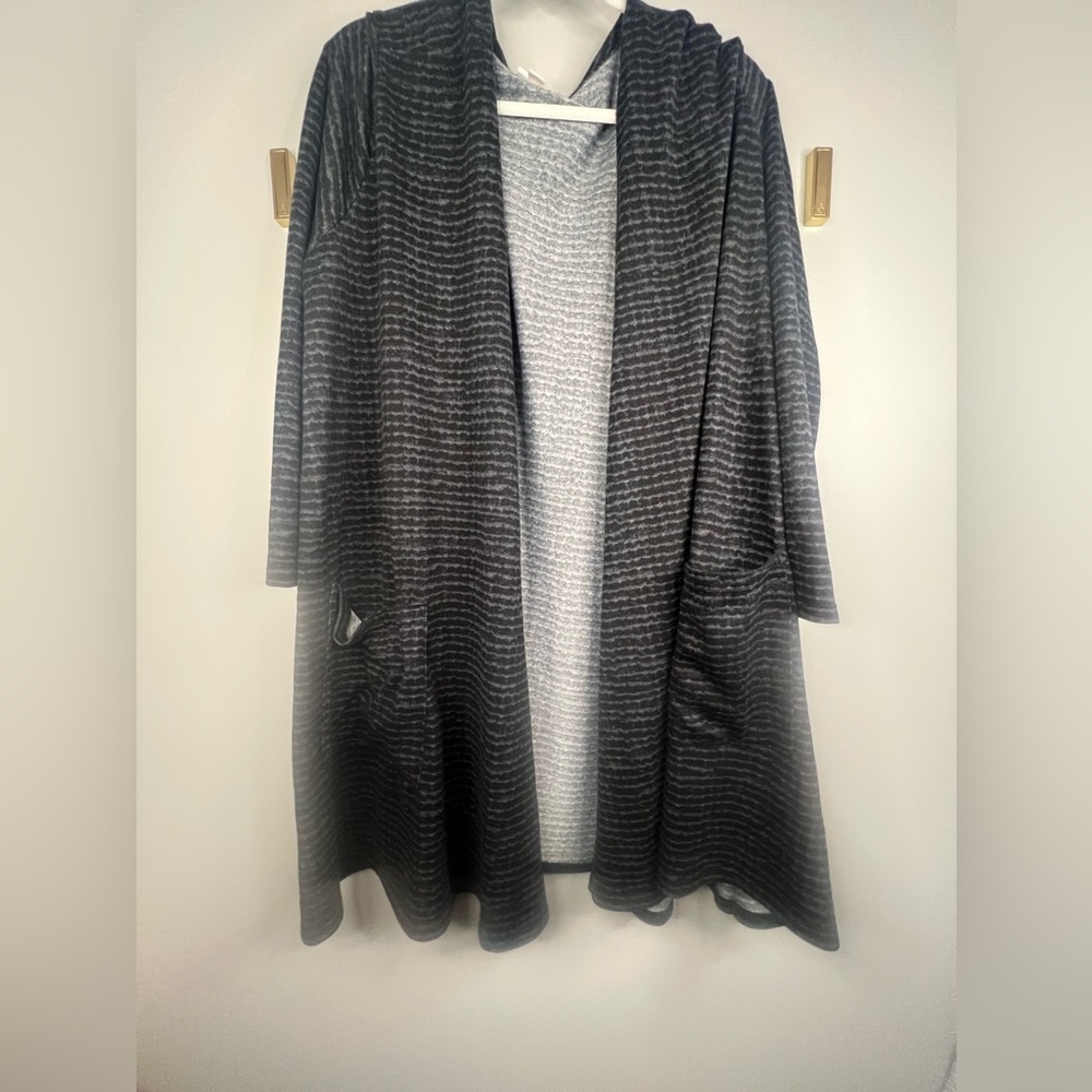 Knit cardigan ๏ฟผ black and gray size 3 XL